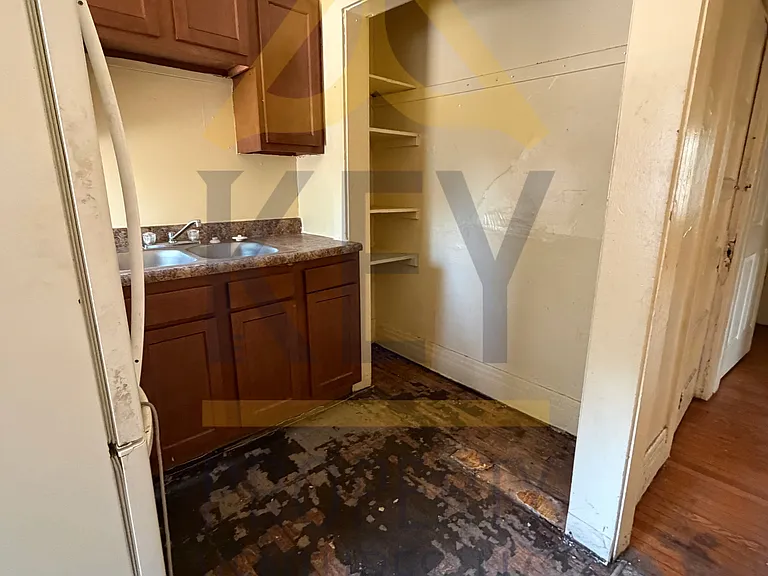 20 Clay Ave #1 — Photo 6