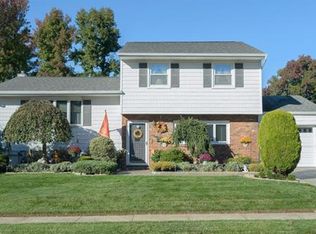 3 New Dover Ave, Colonia, NJ 07067