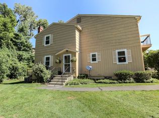 2 Natureview Trl, Bethel, CT 06801