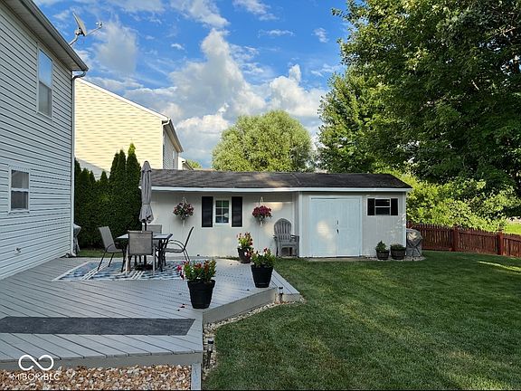 3rd image of 10819 Upland Way