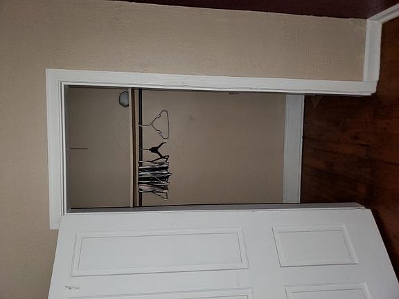 5th image of 108 E Main St #B