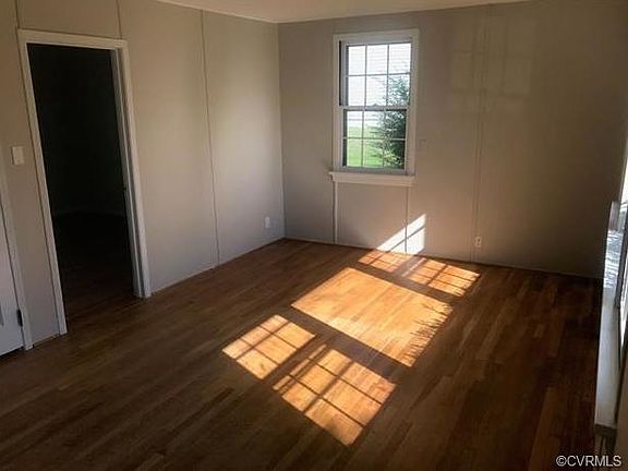 3rd image of 1304 Saint Michaels Ln