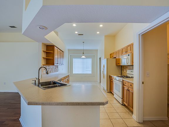 3rd image of 7304 Guilford Pine Ln