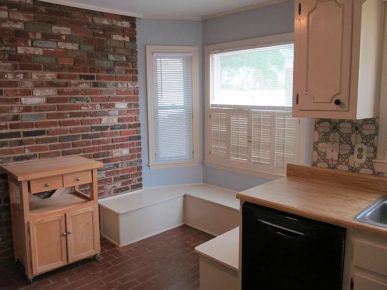 3111 Estes St — Photo 12