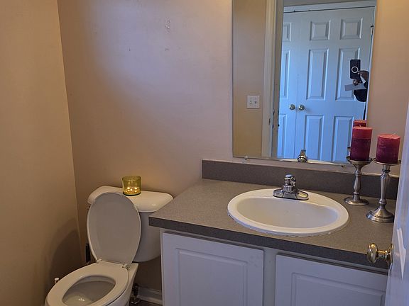 5th image of 375 Taylor Ave