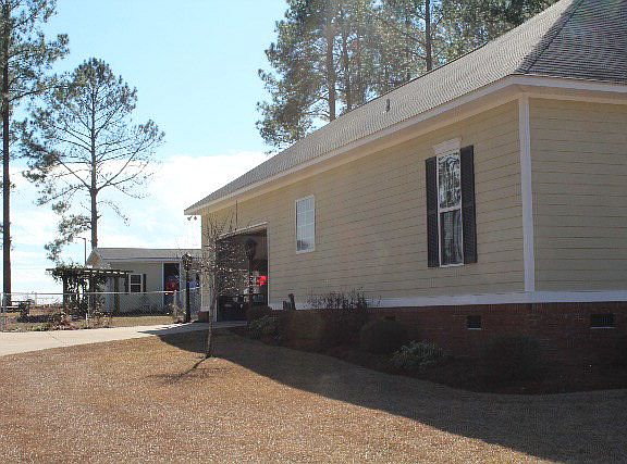 2nd image of 138 Country Woods Ct