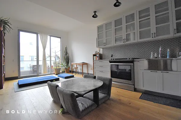 Rented by Bold New York | media 75