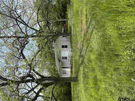 3rd image of 109 E Magnolia St