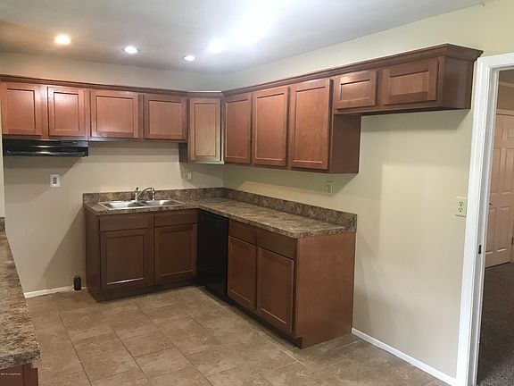 3rd image of 2410 Lamborne Blvd