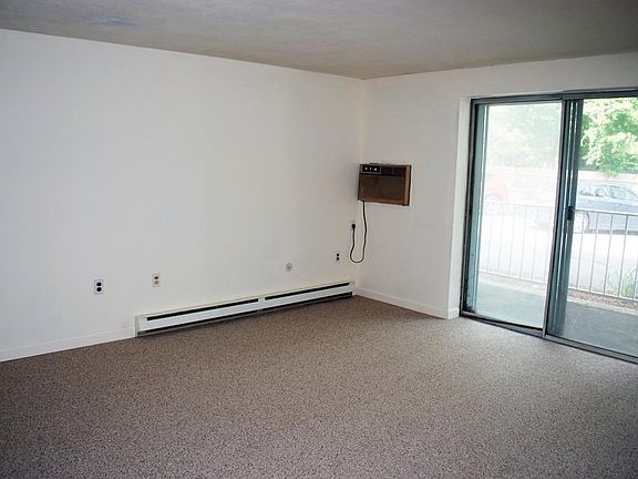 4th image of 46 Greentree Ln APT 12