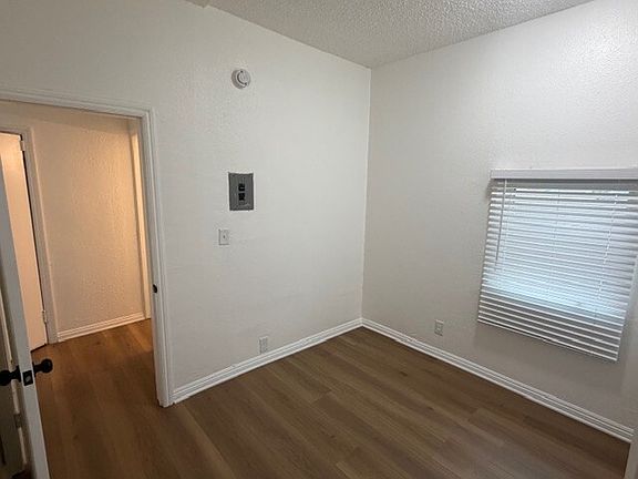 4th image of 222 S Avenue 18