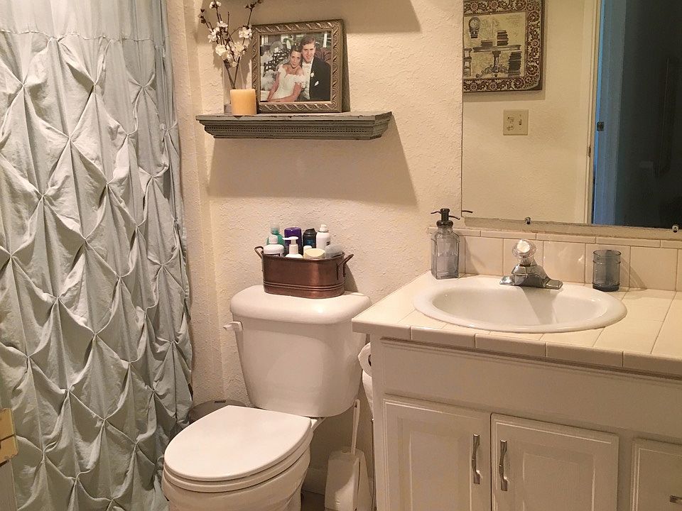 2nd image of 6016 Seahurst Ave