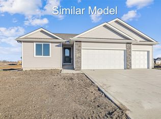 469 Napoli Ave, West Des Moines, IA 50266