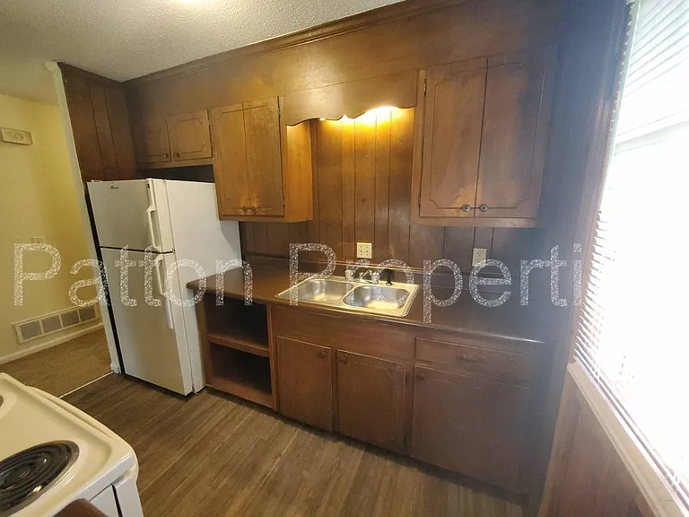 2025 Apple Valley Rd #A & B — Photo 7