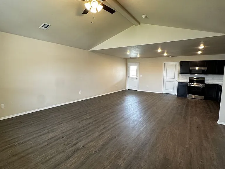 4203 Sunset St — Photo 2