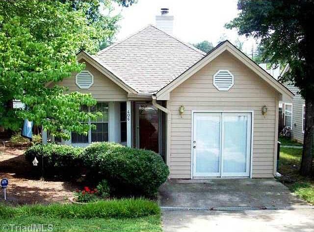 1st image of 406 Amberly Dr