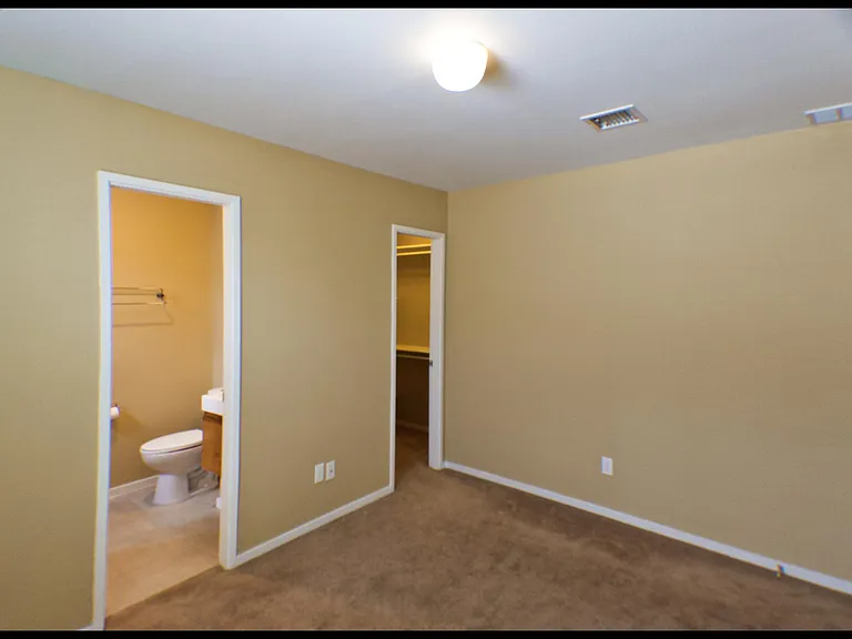 4200 Camelot Heights Dr #7 — Photo 13