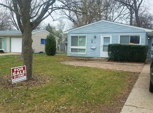 77 Sierra Rd, Montgomery, IL 60538