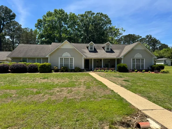217 Winfield Dr, Tupelo, MS 38801