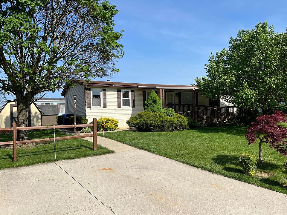1st image of 6 Oak Glen Dr