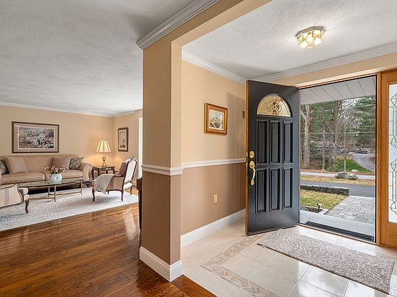 5th image of 50 Stock Farm Rd
