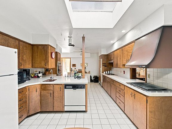 5th image of 935 Prospect Blvd