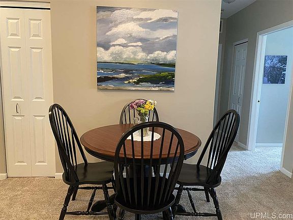 5th image of 1279 Lakeshore Park Pl APT 1H