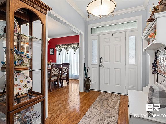 3rd image of 3985 Blakewood Dr