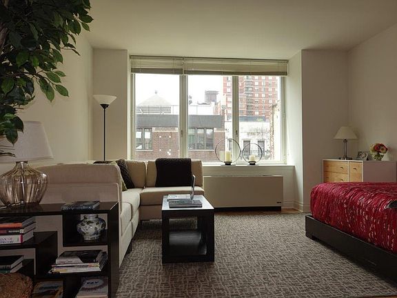 4th image of 1510 Lexington Ave APT 2U