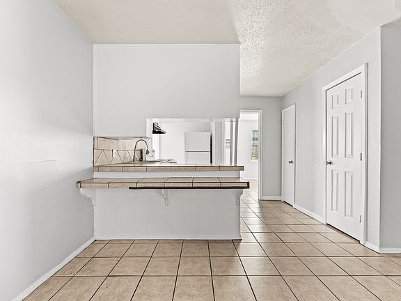 2nd image of 500 E Craven Ave #6
