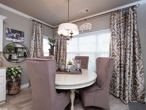 5th image of 2605 Sweetgrass Dr