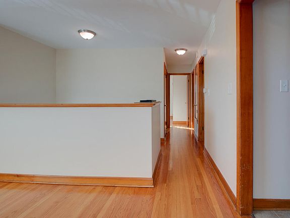 5th image of 4401 Kirkwood Dr