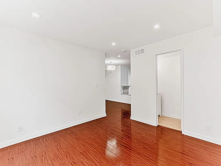402 California St #B — Photo 14