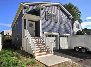 525 Saunders Ave, Bridgeport, CT 06606