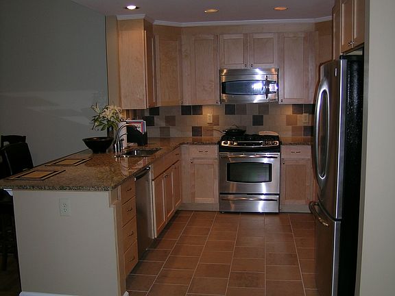 3rd image of 1822 Rockridge Pl NE