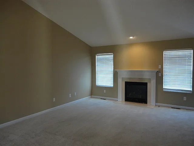 596 Jodee Dr — Photo 5