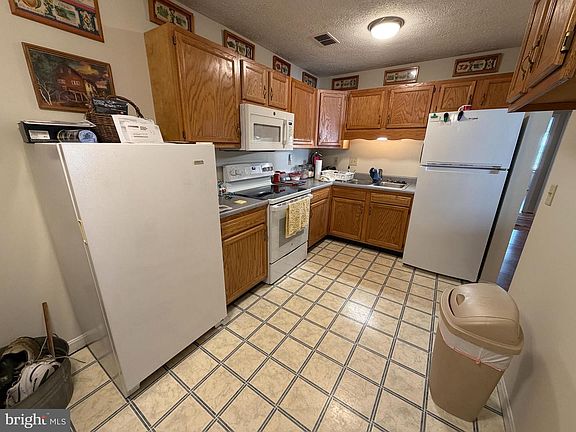 5th image of 65 Hailey Ln APT B6