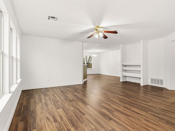 3rd image of 18320 Maxa Dr