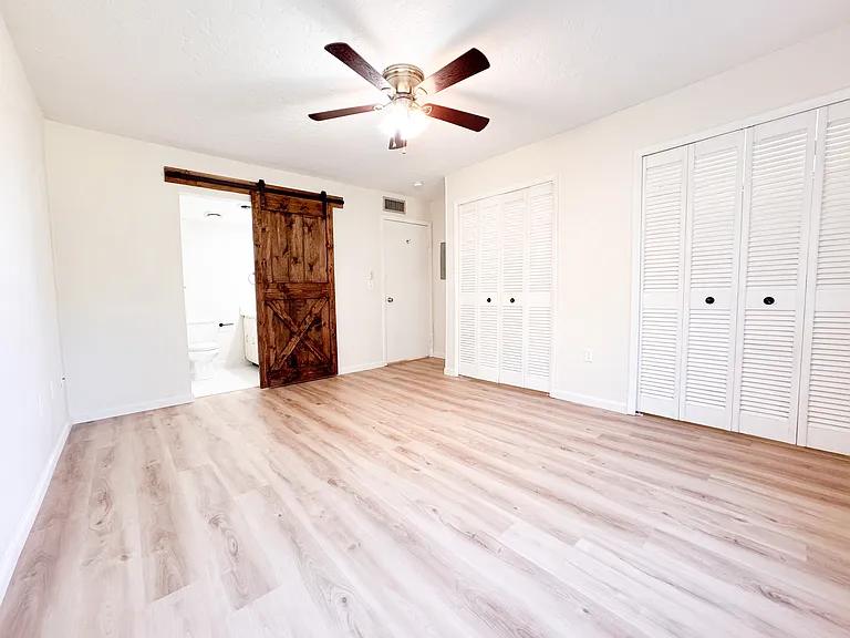 18102 Sandalwood Dr #102 — Photo 28
