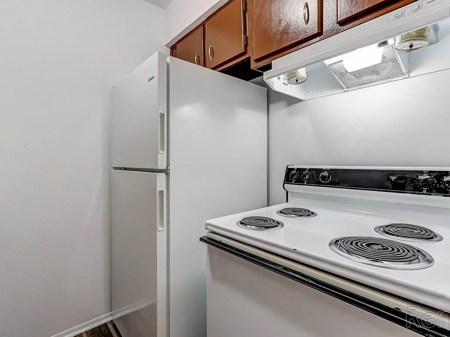 Tivoli Apartments — Photo 4