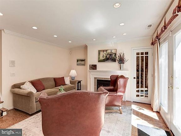 5th image of 104 Waterford Pl