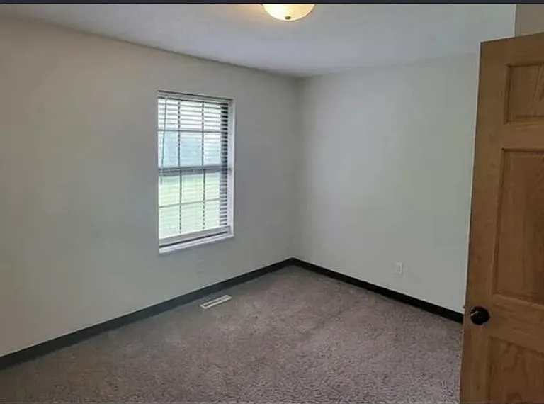 807 N Clark Ave — Photo 9