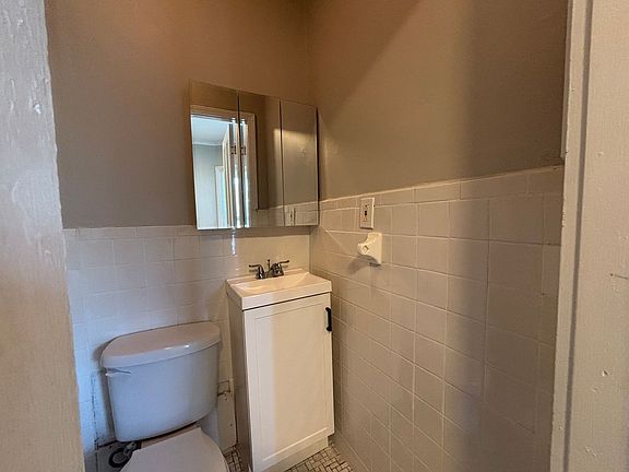 5th image of 13 Lafayette Park APT 4