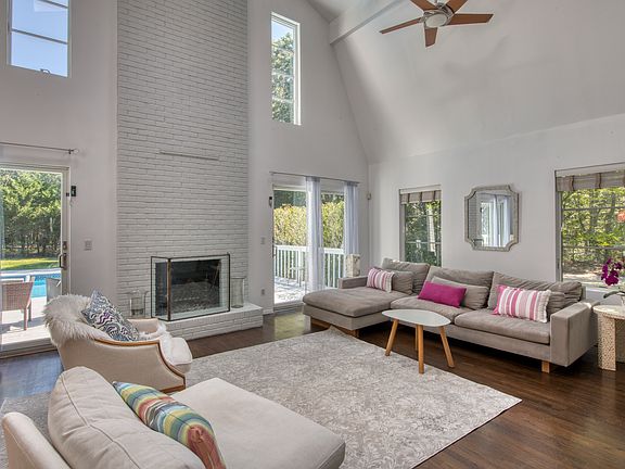 5th image of 691 Sagg Rd