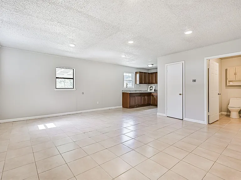 5220 Krueger Dr — Photo 43