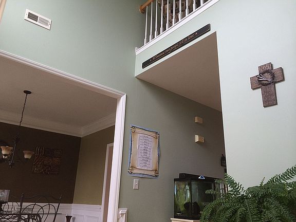 3rd image of 6 Wateroaks Ct