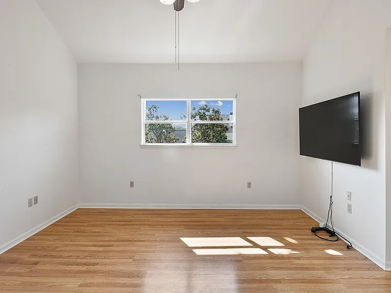 956 Ridgepoint Ct #15C — Photo 8
