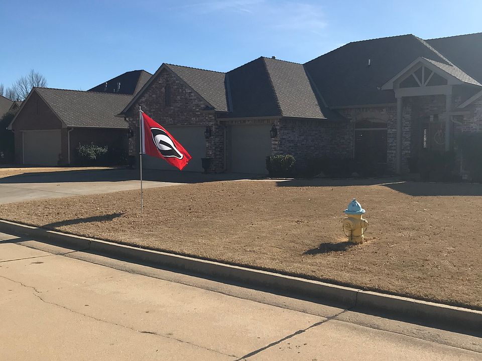 2nd image of 3625 Edgewater Dr