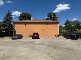 1414 Croxton