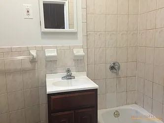 Rented by aptsandlofts.com